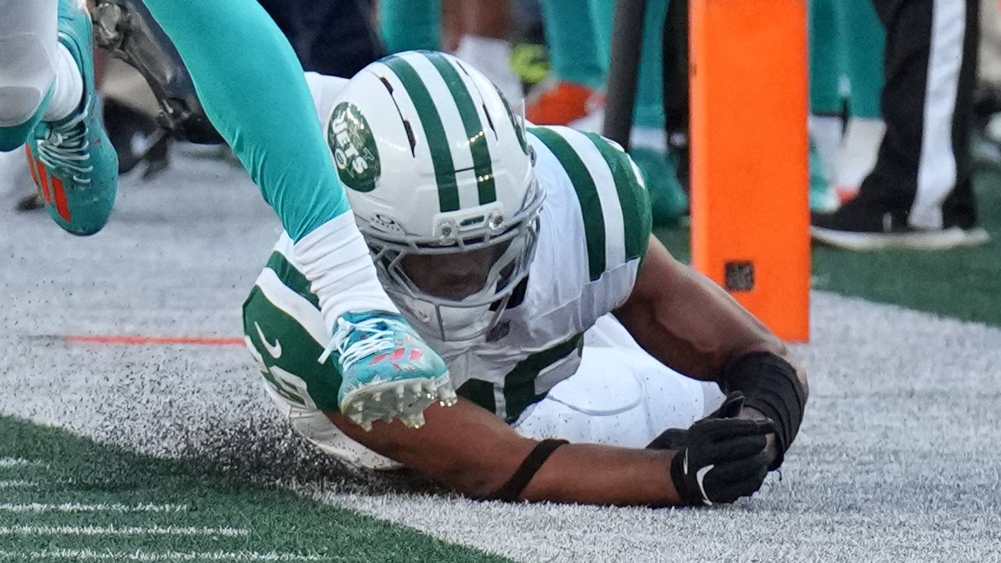 Dolphins' first win tastes even sweeter thanks to former players' big mistakes