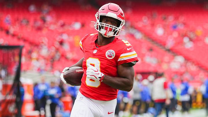 Kansas City Chiefs running back Kenneth Walker III (9) warms up prior to a game against the Los Angeles Rams at Arrowhead Stadium. Kansas City Chiefs running back Kenneth Walker III (9) warms up prior to a game against the Los Angeles Rams at Arrowhead Stadium.