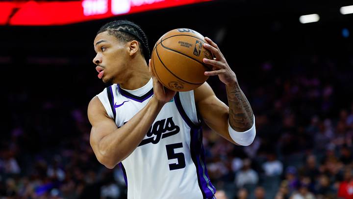 Oct 5, 2026; Sacramento, California, USA; Sacramento Kings guard Darius Acuff Jr. (5) controls the ball during the first quarter against the Los Angeles Lakers at Golden 1 Center. Mandatory Credit: Sergio Estrada-Imagn Images Oct 5, 2026; Sacramento, California, USA; Sacramento Kings guard Darius Acuff Jr. (5) controls the ball during the first quarter against the Los Angeles Lakers at Golden 1 Center. Mandatory Credit: Sergio Estrada-Imagn Images