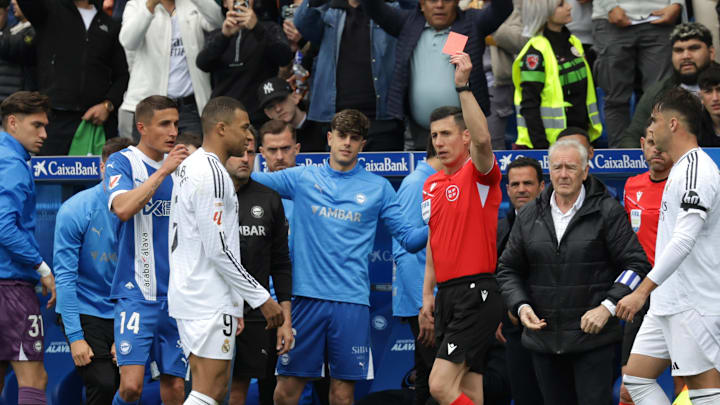 Kylian Mbappé (center) was sent off against Alaves for a dangerous tackle.