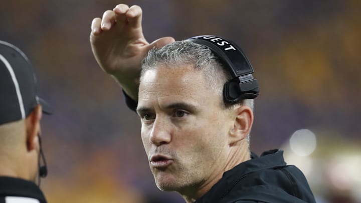 Nov 4, 2023; Pittsburgh, Pennsylvania, USA; Florida State Seminoles head coach Mike Norvell (right) gestures as he talks to head line judge Baron Baluster (left) against the Pittsburgh Panthers during the fourth quarter at Acrisure Stadium. The Seminoles won 24-7. Mandatory Credit: Charles LeClaire-Imagn Images Nov 4, 2023; Pittsburgh, Pennsylvania, USA; Florida State Seminoles head coach Mike Norvell (right) gestures as he talks to head line judge Baron Baluster (left) against the Pittsburgh Panthers during the fourth quarter at Acrisure Stadium. The Seminoles won 24-7. Mandatory Credit: Charles LeClaire-Imagn Images