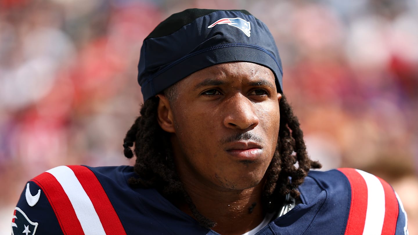 Patriots rookie can tie franchise icon in Week 17 (and no one saw it coming)