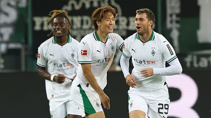 Ko Itakura (in der Mitte) könnte es schon bald auf die Insel ziehen Ko Itakura (in der Mitte) könnte es schon bald auf die Insel ziehen