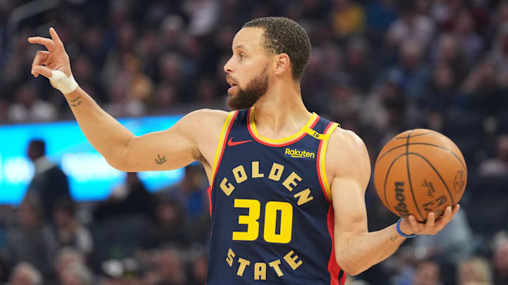 Jan 25, 2025; San Francisco, California, USA; Golden State Warriors guard Stephen Curry (30) gestures during the first quarter against the Los Angeles Lakers at Chase Center. Jan 25, 2025; San Francisco, California, USA; Golden State Warriors guard Stephen Curry (30) gestures during the first quarter against the Los Angeles Lakers at Chase Center.