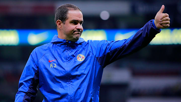 El técnico brasileño André Jardine aseguró que la clave para ganar los Clásicos es la preparación.
