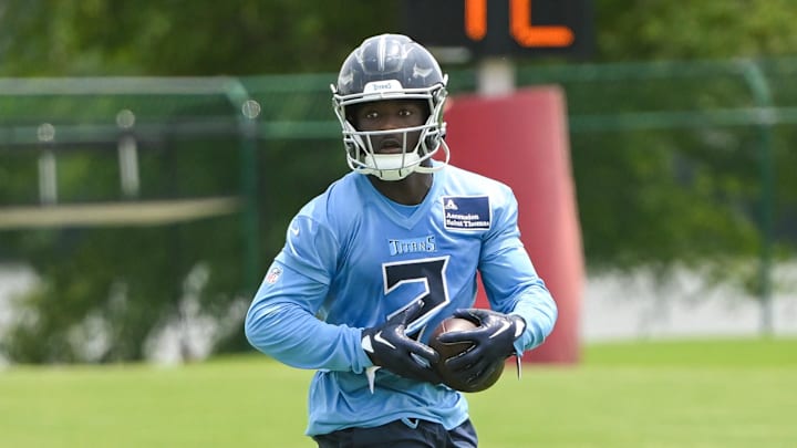 Tennessee Titans running back Tyjae Spears runs the ball during minicamp at Nissan Stadium. Mandatory Credit: Steve Roberts-Imagn Images Tennessee Titans running back Tyjae Spears runs the ball during minicamp at Nissan Stadium. Mandatory Credit: Steve Roberts-Imagn Images