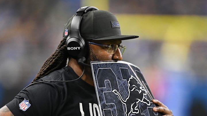 Detroit Lions defensive coordinator Kelvin Sheppard looks on from the sidelines during the second quarter against the Giants