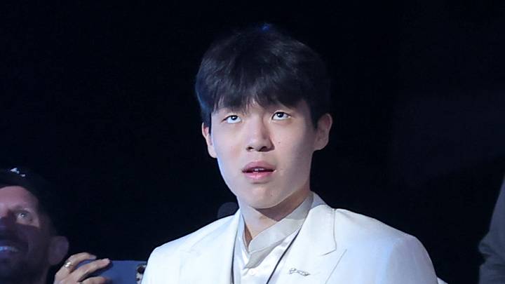Yang Hansen walks to the stage after being selected as the 16th pick. Yang Hansen walks to the stage after being selected as the 16th pick.