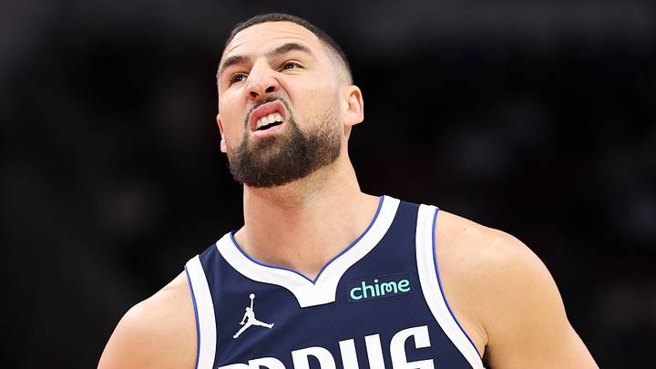 Dallas Mavericks guard Klay Thompson (31) reacts against the Houston Rockets at Toyota Center on January 31, 2026.