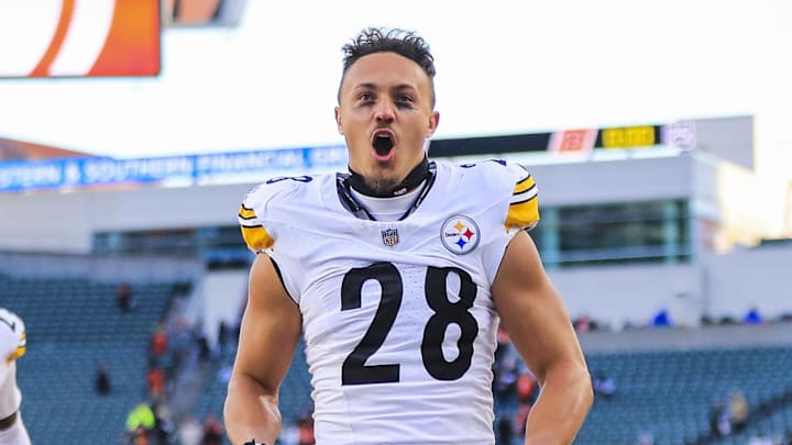 Dec 1, 2024; Cincinnati, Ohio, USA; Pittsburgh Steelers safety Miles Killebrew (28) runs off the field after the victory over the Cincinnati Bengals at Paycor Stadium. Mandatory Credit: Katie Stratman-Imagn Images
