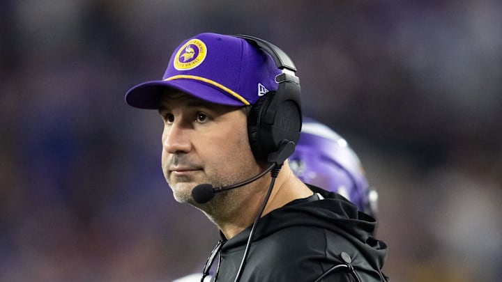 Minnesota Vikings tight ends coach Brian Angelichio