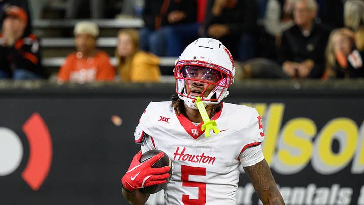 Sep 26, 2025; Corvallis, Oregon, USA; Houston Cougars wide receiver Stephon Johnson (5) scores a touchdown on a pass during the fourth quarter against the Oregon State Beavers at Reser Stadium. Mandatory Credit: Craig Strobeck-Imagn Images Sep 26, 2025; Corvallis, Oregon, USA; Houston Cougars wide receiver Stephon Johnson (5) scores a touchdown on a pass during the fourth quarter against the Oregon State Beavers at Reser Stadium. Mandatory Credit: Craig Strobeck-Imagn Images