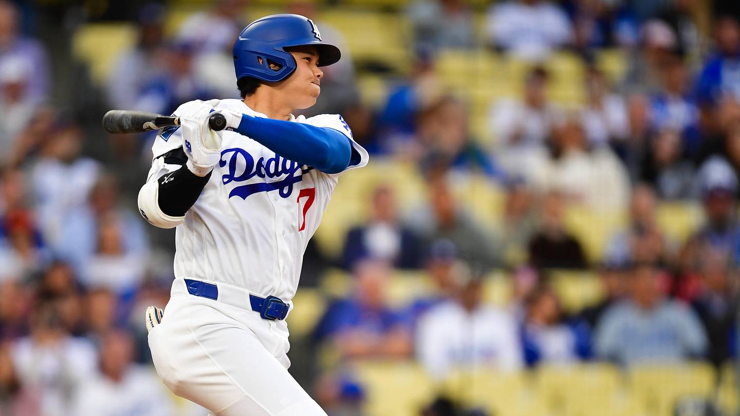 Dodgers’ Shohei Ohtani, Kiké Hernández Exit Tuesday’s Game Early