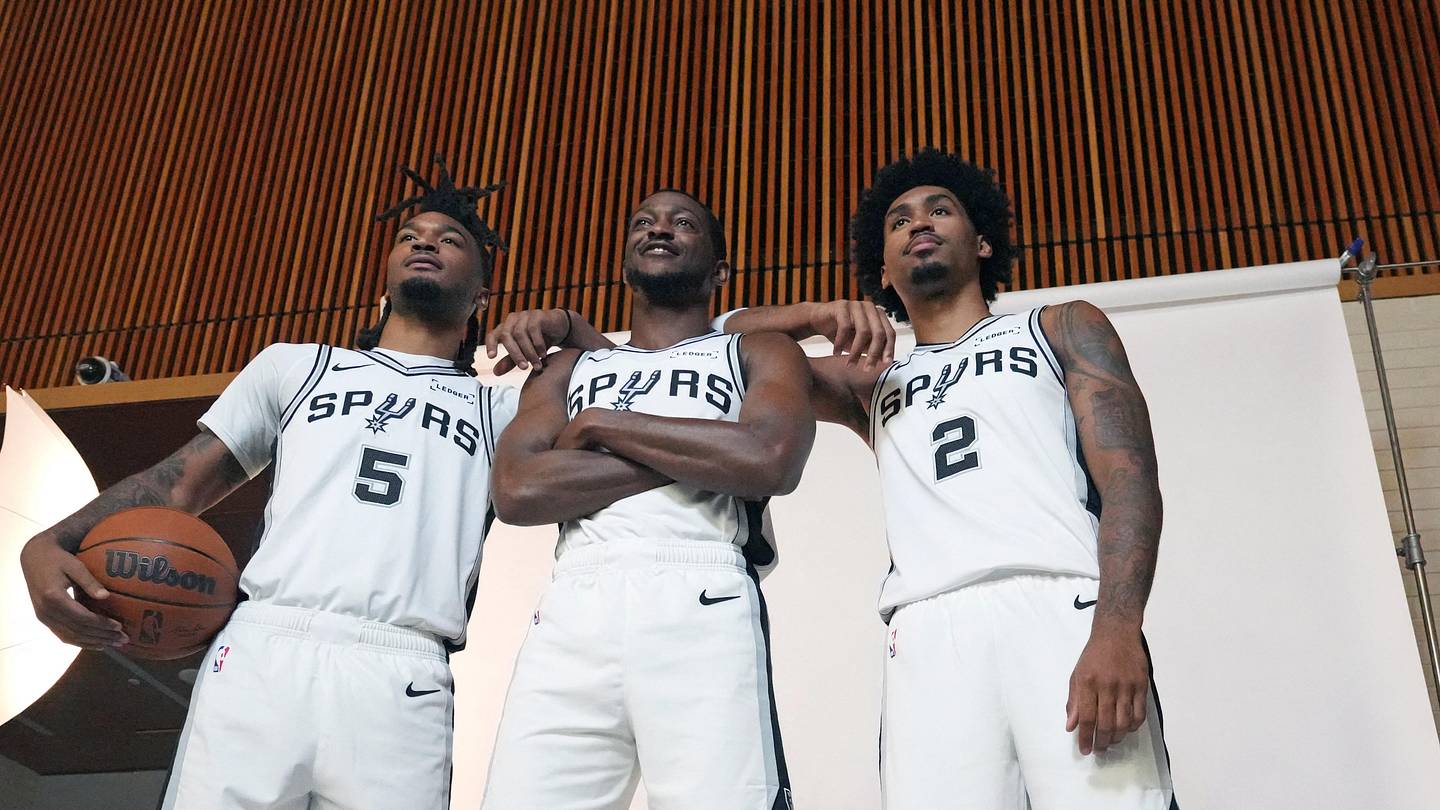 Analyzing All 92 Minutes of the Spurs' Three Guard Lineup