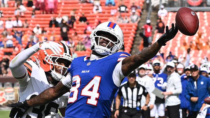Aug 22, 2026; Cleveland, Ohio, USA; Cleveland Browns cornerback Michael Coats Jr. (39) and Buffalo Bills wide receiver Ja'Mori MacLin (84) go for a pass during the second half at Huntington Bank Field. Mandatory Credit: Ken Blaze-Imagn Images Aug 22, 2026; Cleveland, Ohio, USA; Cleveland Browns cornerback Michael Coats Jr. (39) and Buffalo Bills wide receiver Ja'Mori MacLin (84) go for a pass during the second half at Huntington Bank Field. Mandatory Credit: Ken Blaze-Imagn Images