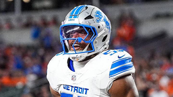 Detroit Lions linebacker Derrick Barnes (55).