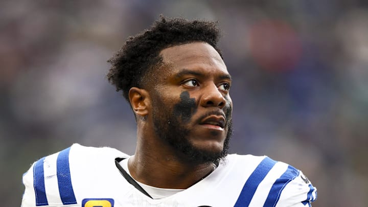Indianapolis Colts linebacker Zaire Franklin stands on the sideline
