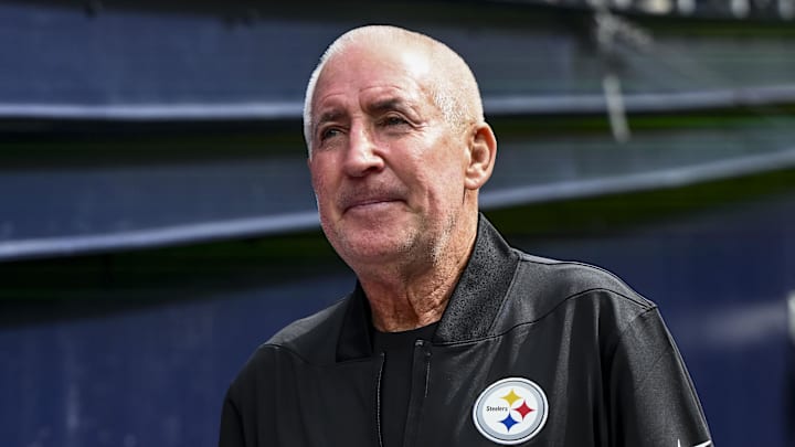 Pittsburgh Steelers special teams coordinator Danny Smith before the game at Gillette Stadium. 