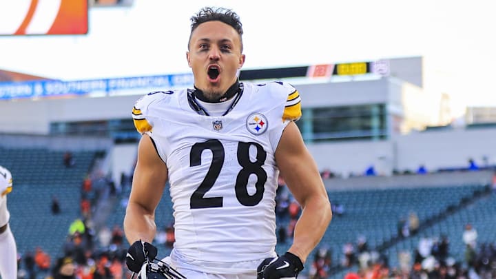 Dec 1, 2024; Cincinnati, Ohio, USA; Pittsburgh Steelers safety Miles Killebrew (28) runs off the field after the victory over the Cincinnati Bengals at Paycor Stadium. Mandatory Credit: Katie Stratman-Imagn Images