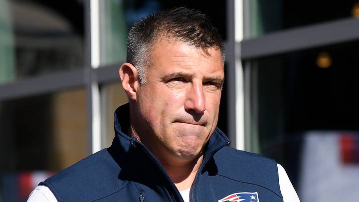 Oct 26, 2025; Foxborough, Massachusetts, USA; New England Patriots head coach Mike Vrabel leave the field after the win against the Cleveland Browns at Gillette Stadium. Mandatory Credit: Bob DeChiara-Imagn Images Oct 26, 2025; Foxborough, Massachusetts, USA; New England Patriots head coach Mike Vrabel leave the field after the win against the Cleveland Browns at Gillette Stadium. Mandatory Credit: Bob DeChiara-Imagn Images