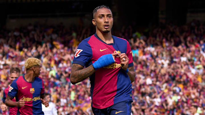 Raphinha usando un vendaje en El Clásico del FC Barcelona vs. Real Madrid del 11 de mayo