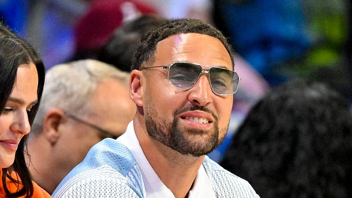 Jun 20, 2026; Arlington, Texas, USA; Dallas Mavericks guard Klay Thompson watches the game between the Dallas Wings and the Chicago Sky during the first half at College Park Center. Mandatory Credit: Jerome Miron-Imagn Images Jun 20, 2026; Arlington, Texas, USA; Dallas Mavericks guard Klay Thompson watches the game between the Dallas Wings and the Chicago Sky during the first half at College Park Center. Mandatory Credit: Jerome Miron-Imagn Images