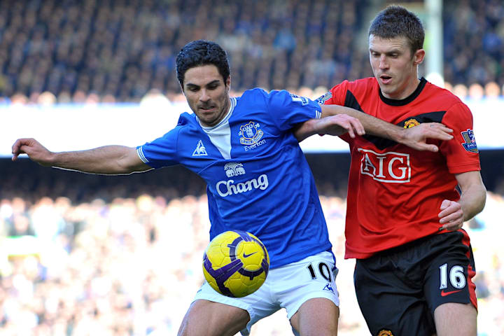 มิเกล อาร์เตต้า (ซ้าย) และไมเคิล แคร์ริค