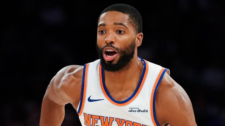 New York Knicks guard Mikal Bridges (25) brings the ball up court during the second quarter against the Washington Wizards at Madison Square Garden. Mandatory Credit: Alexander Wohl-Imagn Images New York Knicks guard Mikal Bridges (25) brings the ball up court during the second quarter against the Washington Wizards at Madison Square Garden. Mandatory Credit: Alexander Wohl-Imagn Images