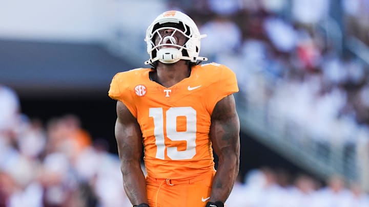 Tennessee defensive lineman Joshua Josephs