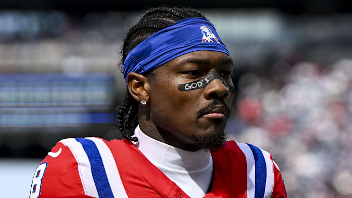 Sep 21, 2025; Foxborough, Massachusetts, USA; New England Patriots wide receiver Stefon Diggs (8) before the game against the Pittsburgh Steelers at Gillette Stadium. Mandatory Credit: Brian Fluharty-Imagn Images Sep 21, 2025; Foxborough, Massachusetts, USA; New England Patriots wide receiver Stefon Diggs (8) before the game against the Pittsburgh Steelers at Gillette Stadium. Mandatory Credit: Brian Fluharty-Imagn Images