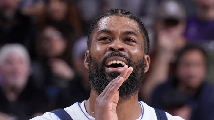 Dallas Mavericks v Sacramento Kings