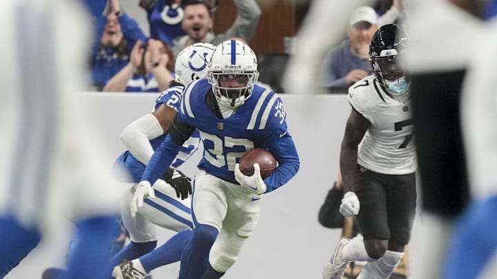 Jan 5, 2025; Indianapolis, Indiana, USA; Indianapolis Colts safety Julian Blackmon (32) turns to run after intercepting a pass during a game against the Jacksonville Jaguars at Lucas Oil Stadium. Jan 5, 2025; Indianapolis, Indiana, USA; Indianapolis Colts safety Julian Blackmon (32) turns to run after intercepting a pass during a game against the Jacksonville Jaguars at Lucas Oil Stadium.