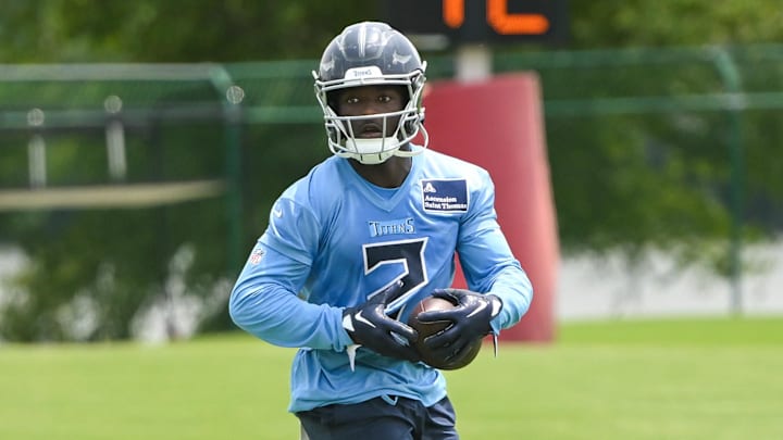 Tennessee Titans running back Tyjae Spears runs the ball during minicamp at Nissan Stadium. Mandatory Credit: Steve Roberts-Imagn Images