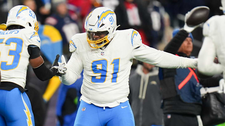 Los Angeles Chargers defensive tackle Da'shawn Hand 