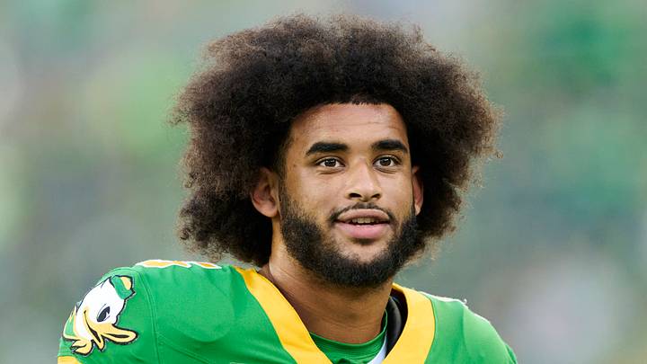 Sep 18, 2026; Eugene, Oregon, USA; Oregon Ducks quarterback Dante Moore (5) waves to a fan before a game against the Portland State Vikings at Autzen Stadium. Sep 18, 2026; Eugene, Oregon, USA; Oregon Ducks quarterback Dante Moore (5) waves to a fan before a game against the Portland State Vikings at Autzen Stadium.