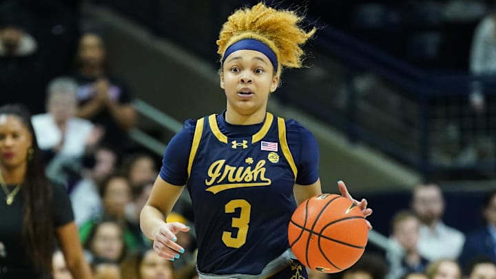 Notre Dame Fighting Irish guard Hannah Hidalgo (3) returns