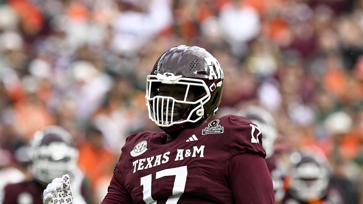 3 Observations on the Jaguars' Investment in Albert Regis