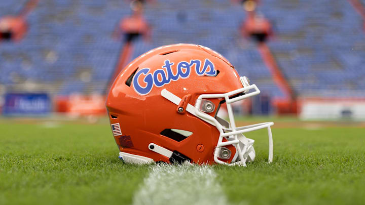 Linebacker Myles Johnson has signed with the Florida Gators