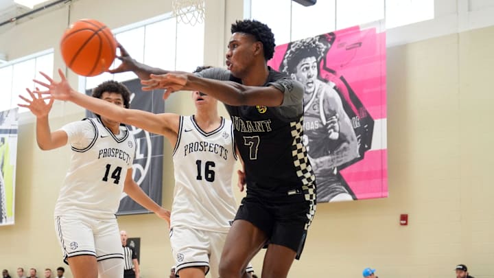 July 16, 2025; North Augusta, South Carolina, USA; Team Durant Evans Barning Jr. (7) passes the ball during the Team Durant and Utah Prospects game at the Nike EYBL Peach Jam at Riverview Park Activities Center. Team Durant won 82-74.