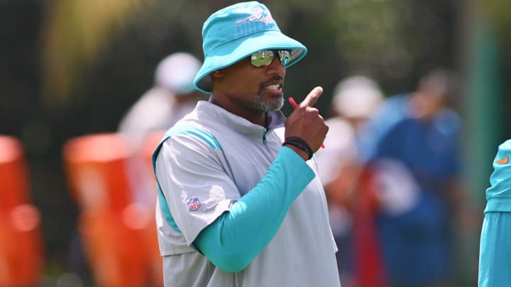 Miami Dolphins defensive coordinator Anthony Weaver