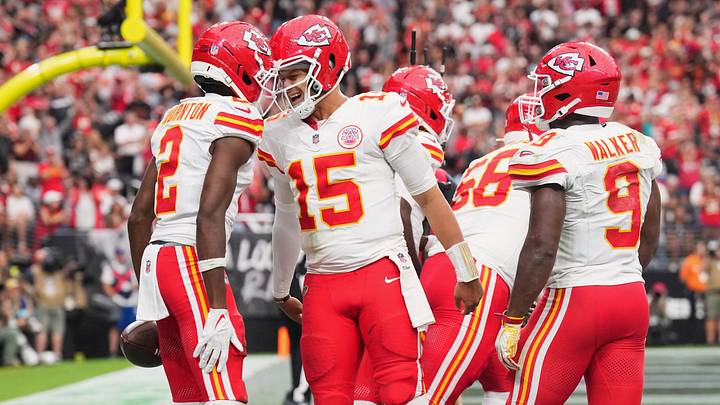 Oct 4, 2026; Paradise, Nevada, USA; Kansas City Chiefs wide receiver Tyquan Thornton (2) celebrates with quarterback Patrick Mahomes (15) after catching an eight-yard touchdown pass against the Las Vegas Raiders during the fourth quarter at Allegiant Stadium. Mandatory Credit: Joe Camporeale-Imagn Images Oct 4, 2026; Paradise, Nevada, USA; Kansas City Chiefs wide receiver Tyquan Thornton (2) celebrates with quarterback Patrick Mahomes (15) after catching an eight-yard touchdown pass against the Las Vegas Raiders during the fourth quarter at Allegiant Stadium. Mandatory Credit: Joe Camporeale-Imagn Images