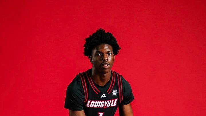 Orlando (Fla.) Southeastern Prep center Obinna Ekezie Jr.