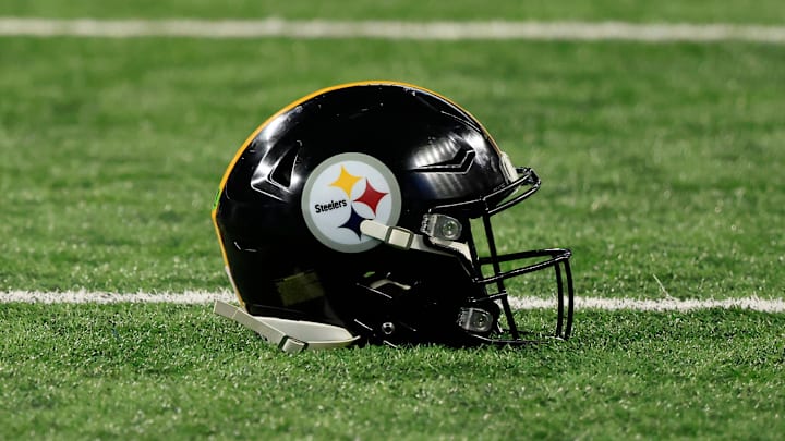 Pittsburgh Steelers v Indianapolis Colts