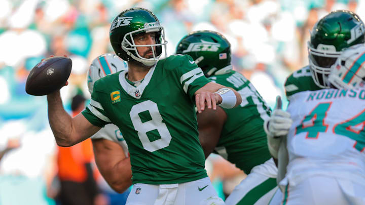 Aaron Rodgers is a top fantasy football streaming quarterback in Week 15.