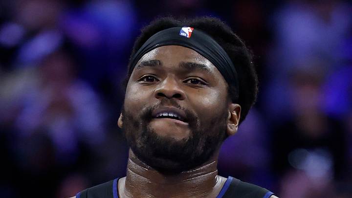 Detroit Pistons forward Isaiah Stewart (28) celebrate after defeating the Philadelphia 76ers at Little Caesars Arena on Nov 14, 2025.