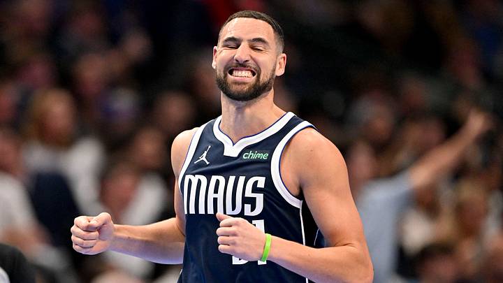 Dallas Mavericks guard Klay Thompson (31) reacts (Mandatory Credit: Jerome Miron-Imagn Images)