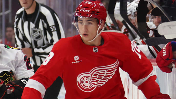 Chicago Blackhawks v Detroit Red Wings