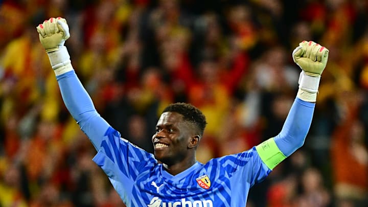 Brice Samba a raison d'exulter. Lui et ses coéquipiers ont battu Arsenal Brice Samba a raison d'exulter. Lui et ses coéquipiers ont battu Arsenal