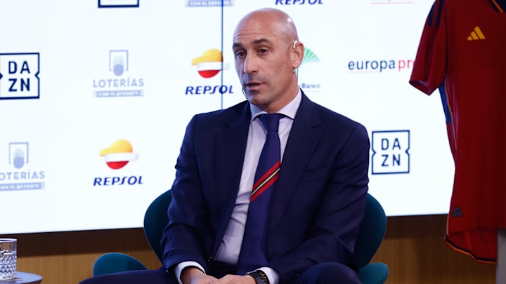 Varias figuras importantes piden la renuncia de Luis Rubiales tras el beso en la boca a Jennifer Hermoso 