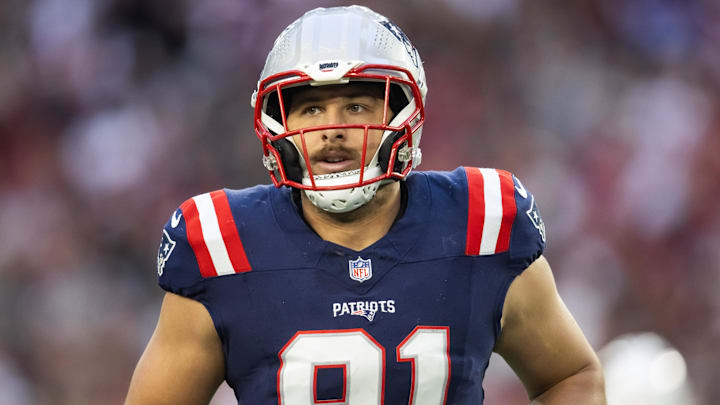 Dec 15, 2024; Glendale, Arizona, USA; New England Patriots tight end Austin Hooper (81) against the Arizona Cardinals at State Farm Stadium. Mandatory Credit: Mark J. Rebilas-Imagn Images